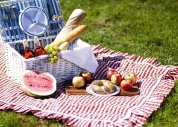 Change your first-date game with the perfect picnic
