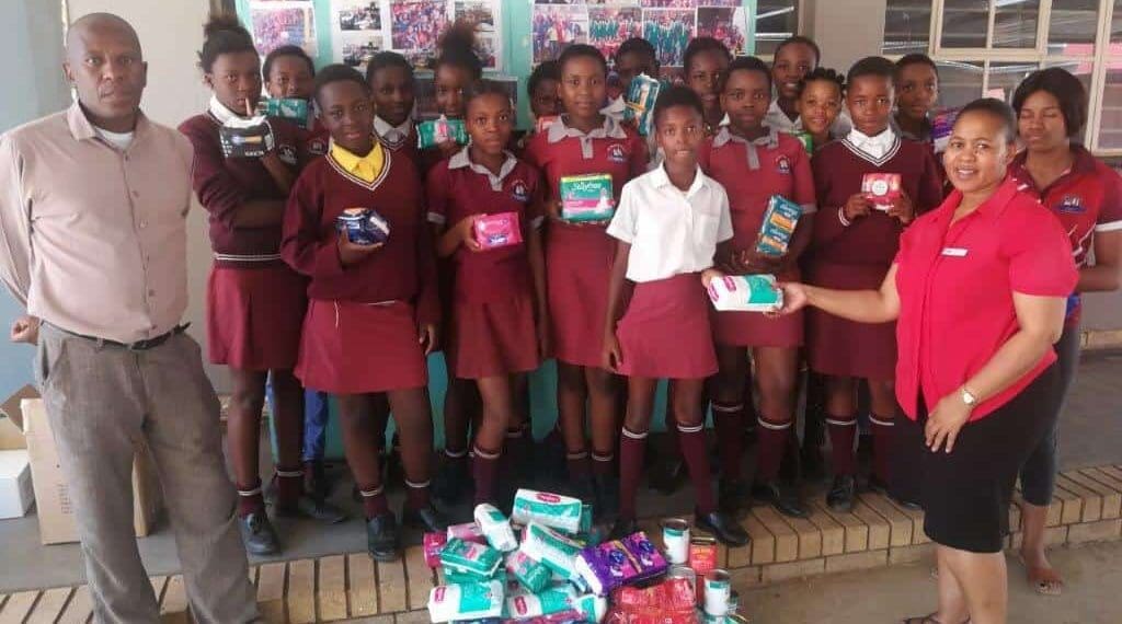 The Agricultural Research Council’s Onderstepoort Veterinary Research recently donated sanitary towels to learners at Onderstepoort Primary in Pretoria.