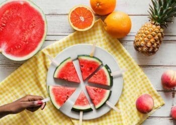 With heatwaves scorching South Africa, it’s easy to lose body fluids. So stay hydrated with these 10 water-rich fruits and veggies.