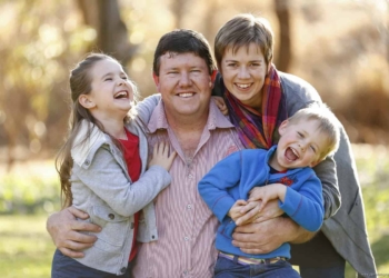 Jaco Minnaar always knew that he wanted to farm and he became an award-winning farmer. Now his children is following in his footsteps.