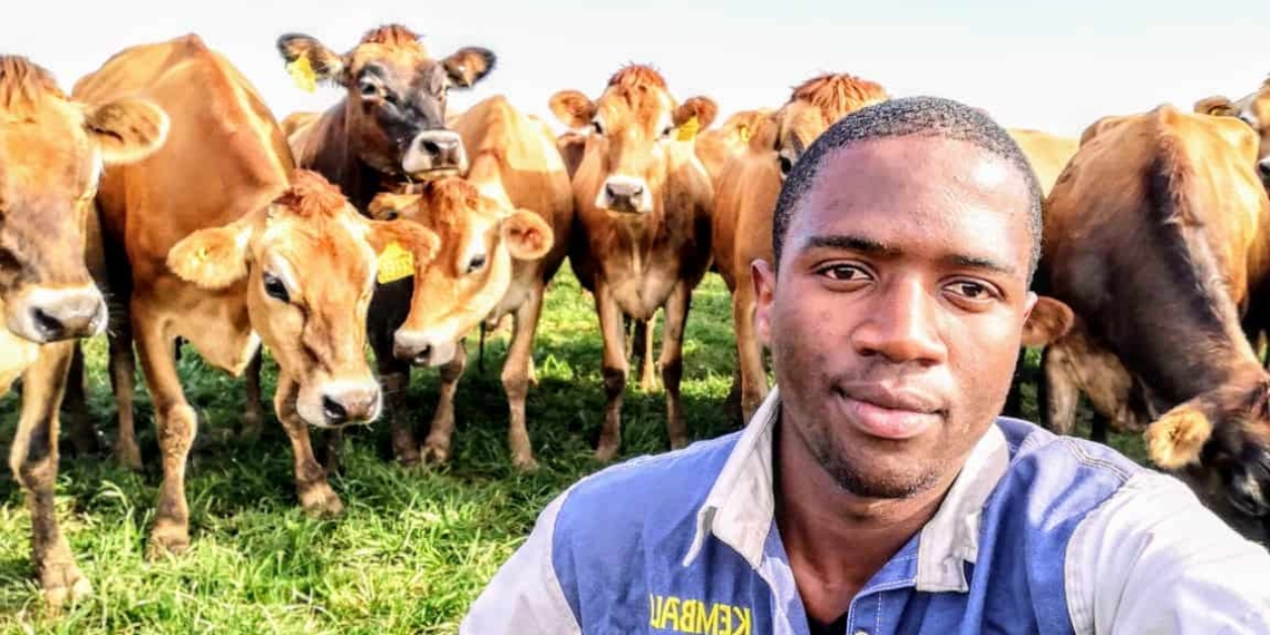Instead of pursuing a career in medicine, 22-year-old farm manager, Thendani Mthethwa chose agriculture and says his future is looking bright.