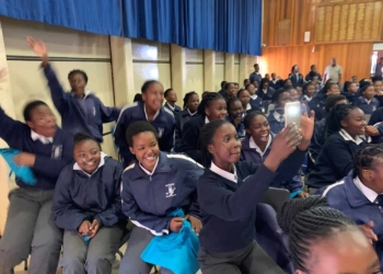 Close to 700 learners from a number of schools in and around Settlers in Limpopo joined the fourth and final leg of the VKB Food For Mzansi agri career roadshow.