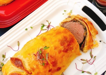Beef wellington with a red wine jus