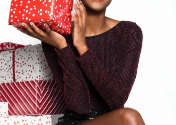 With the conversation turning to climate change, it’s become quite a challenge to buy gifts without feeling guilty. Here are some climate-friendly gifting ideas that would make Gretha Thunberg smile.
