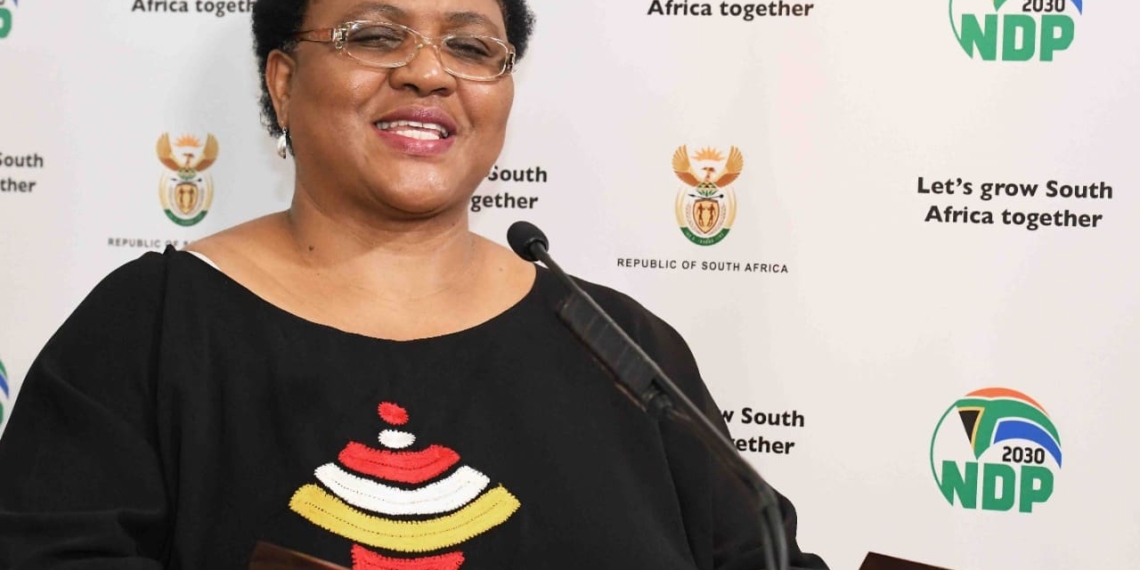 Didiza welcomes these donations and future donations of food parcels, sanitizers and masks by individual farmers, farmer organisations