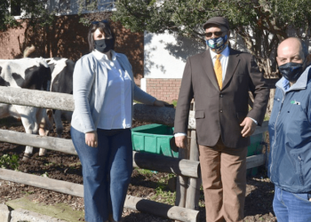 Research dairies donate milk to two Western Cape NGOs