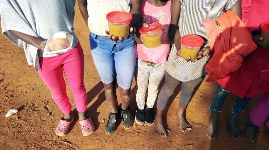 Chefs have banded together with civil society in a collaborative effort to curb the hunger crisis. Chefs with Compassion cook hearty, healthy meals for the destitute. Photo: Dr Naudé Malan