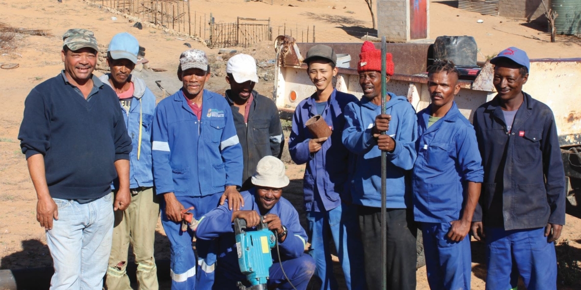 During a fencing project in Rietpoort in Namaqualand, 5.2km of new stock proof fencing was constructed and 15.6 km of run-down jack proof fencing replaced. Photo: Supplied