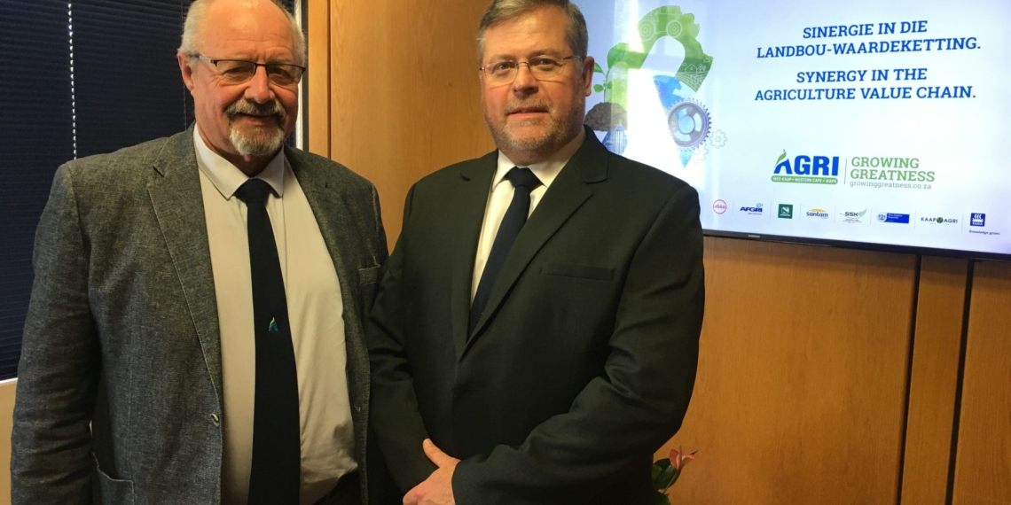 Cornie Swart, Agri Western Cape's outgoing president, and the organisation's chief executive, Jannie Strydom, during their first virtual congress. Photo: Food For Mzansi