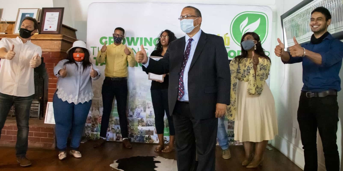 Celebrating a ministerial award from the Western Cape government are (from the left) Food For Mzansi’s Kobus Louwrens, Noluthando Ngcakani, Duncan Masiwa, Dawn Noemdoe, Dr Ivan Meyer, the Western Cape minister of agriculture, Sinesipho Tom and Joën Cornelissen. Photo: Food For Mzansi