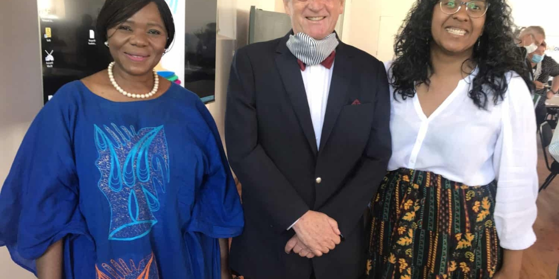 Stellenbosch University law professor Thuli Madonsela, prof. Erwin Schwella from the Hugenote Kollege School of Social Innovation and Food For Mzansi editor: audience and engagement, Dawn Noemdoe: Photo: Food For Mzansi
