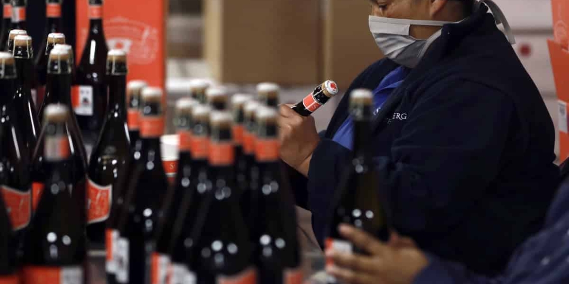 Alcohol sales were generally off to a slow start yesterday following government’s partial lifting of the Covid-19-induced sales ban. Photo: Nardus Engelbrecht/AP