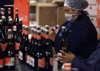 Alcohol sales were generally off to a slow start yesterday following government’s partial lifting of the Covid-19-induced sales ban. Photo: Nardus Engelbrecht/AP