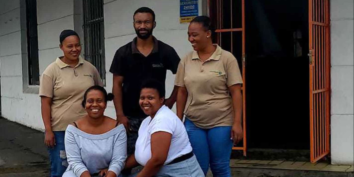 Zola James (37) has created a thriving fresh market produce business, eMarikeni on one of the busiest streets in Cradock in the Eastern Cape. Pictured, the eMarikeni team (back from left) Nicky Armoed, Athenkosi Ponoyi, Nthombi Toyi. (Front from left) Zola James and Sandisiwe James. Photo: Supplied/Food For Mzansi