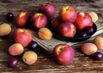 British online and in-store shoppers are simply loving Mzansi’s delicious stone fruit which is now available in many leading UK retailers. Photo: Supplied/Food For Mzansi