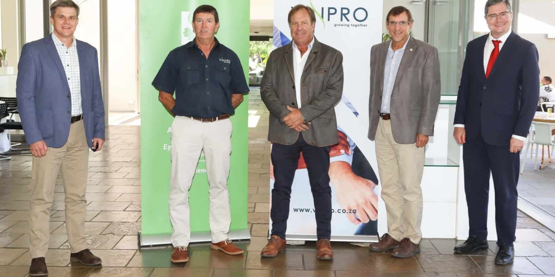(From left to right), Rico Basson, CEO of Vinpro, Francois Viljoen, manager of Vinpro’s Gen-Z project, Anton Smuts Vinpro chairman, Professor Danie Brink, dean of Stellenbosch University’s agrisciences faculty and Prof Stan du Plessis (SU) at the launch of the world-class training and research vineyards at Welgevallen. Photo: Supplied/Vinpro