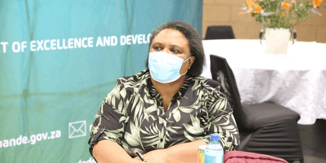 Minister in the department of agriculture, land reform and rural development, Thoko Didiza has resolved that active evictions in the Gert Sibande district be terminated. Didiza's decision comes amid mounting tensions between farmers and officials in the provincial department. Photo: Twitter |@DALLRDgov_ZA