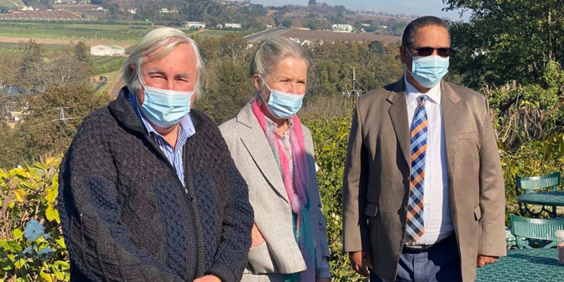 Western Cape agriculture minister Dr Ivan Meyer visited Raymond and Betty O’Grady following a vicious farm attack the two suffered in August 2020. Photo: Supplied/Food For Mzansi