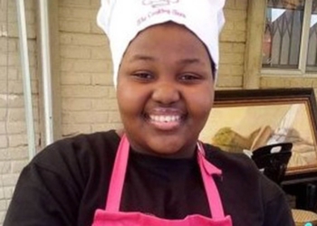 Young kitchen entrepreneur Siphesile Mhlongo (15) created a thriving food business in Durban after she was bullied. Photo: Supplied/Health For Mzansi