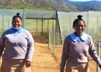 Mary-Ann Swart and Kathryn van Zyl are both agricultural students at the Jakes Gerwel Technical High School. They plan to pursue careers in agriculture. Photo: Food For Mzansi