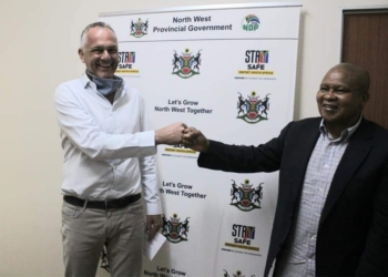 Country Bird Holdings CEO Brandon de Boer with North West province Premier Bushy Maape during the engagements regarding poor service delivery concerns raised by CBH. Photo: Supplied/Food For Mzansi