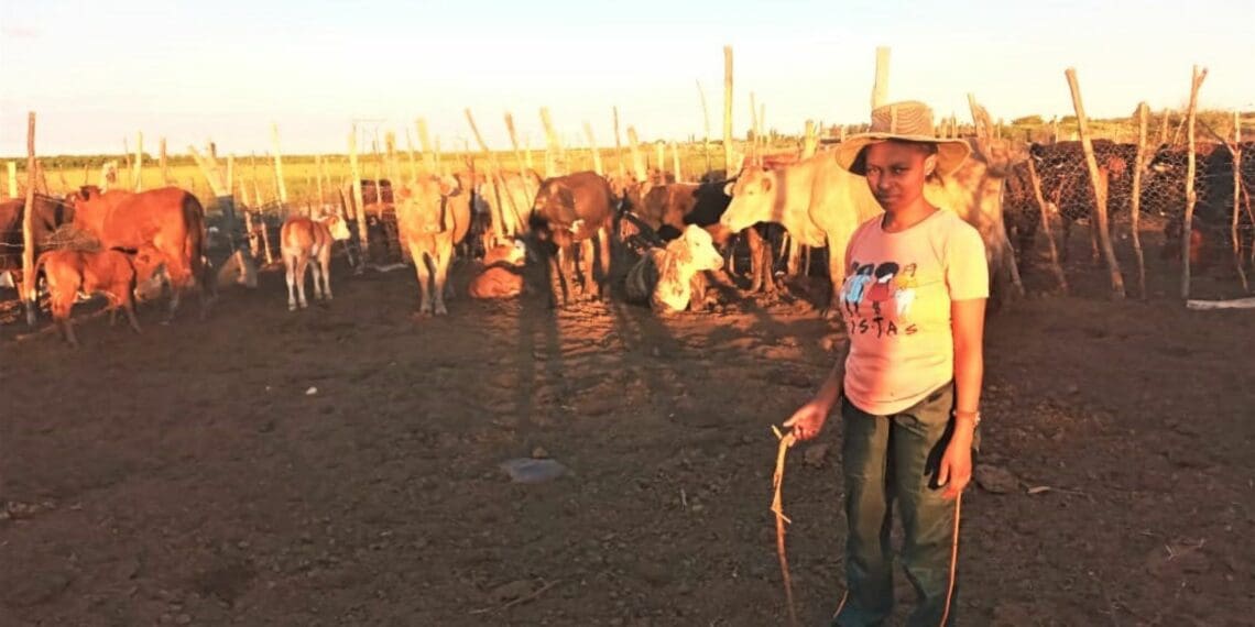 Despite facing a slew of challenges, this Northern Cape livestock farmer, Onthatile Nkunika, is determined to make it her life's success. Photo: Supplied/Food For Mzansi