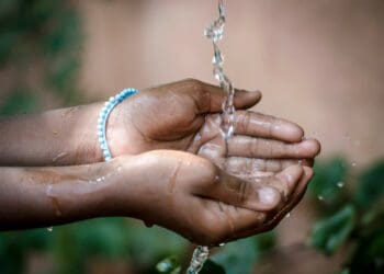 Despite concerns by residents of the City of Matlosana, North West, the local municipality says that the water is free from any typhoid-causing bacteria. Photo: Supplied/Food For Mzansi