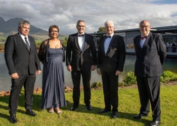 Agricultural icons, Alan Winde and Joyene Isaacs, were honoured with the newly established Agri-Expo Honorary Award on Monday 29 November. Photo: Supplied/Agri-expo
