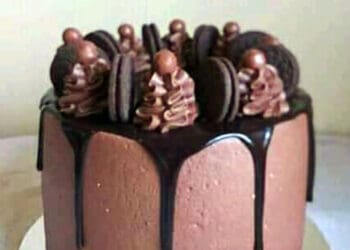 Johannesburg baker Siphesihle Nomzanga shares his recipe for a fudgy chocolate cake. Photo: Supplied/Food For Mzansi