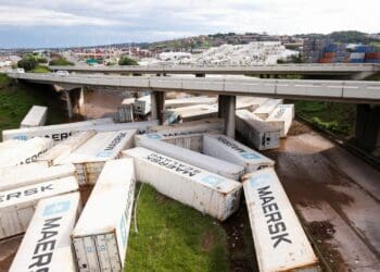 Floods in KwaZulu-Natal have caused great economic and social damage, and the state of the Durban port has export farmers worried. Photo: Supplied