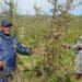 Willem Booise (left) is a trustee and has won the industry’s Specialist Agricultural Worker of the Year award in 2018. Photo: Supplied/Hortgro