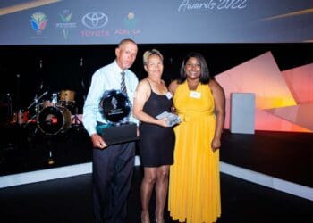 Food For Mzansi journalist Octavia Spandiel with Vooruitkyk Cooperative members, Mariana Joseph and Samuel Willems who were announced as the winners in the Communal Farming Association of the Year category. Photo: Agri SA