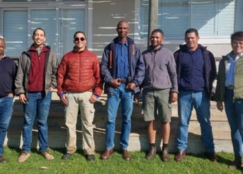 Frikkie Jacobs (far left) pictured with former and current interns Johann Coetzee (manager and mentor), Gerswin Hill, Sive Hobe, Grant Tuties, Vinod Swartz and Lona Odendaal (mentor). Photo: Supplied/Hortgro