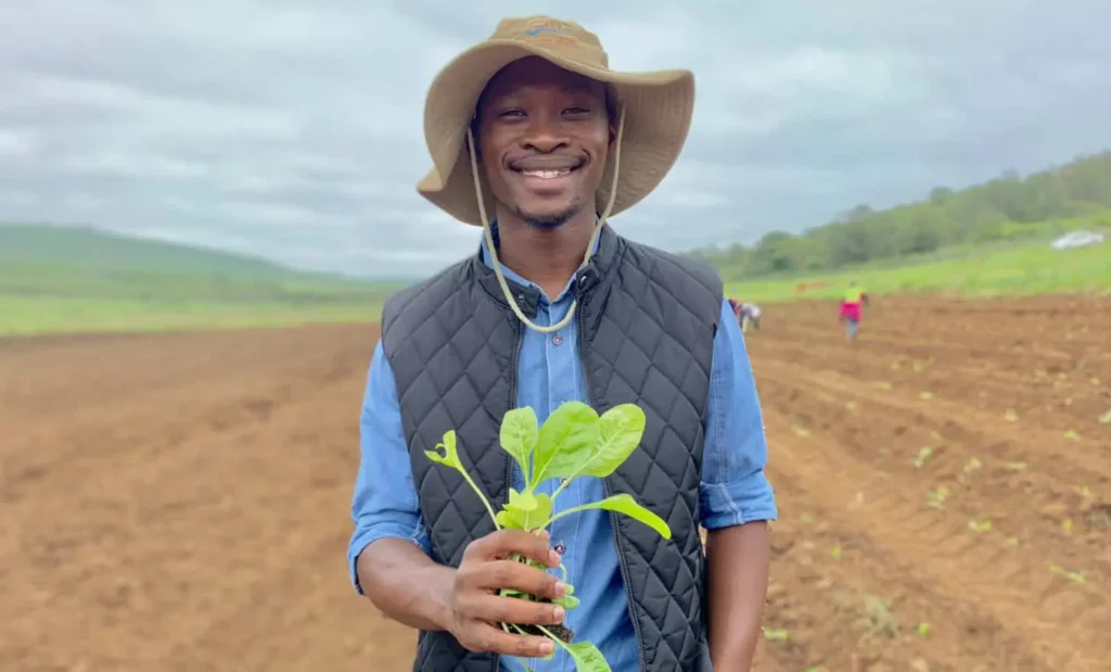 UMnuz Andile Ngcobo uphethe iTusokuhle Farming eMgungundlovu. Ungomunye wabalimi abasha ongabalandela ezinkundleni zokuxhumana. Isithombe: Sithunyelwe