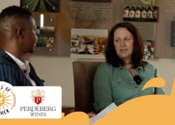 Perdeberg winemaker Natalie Kühn (right) in conversation with Brian Mahanke, better known as the Black Sommelier. Photo: Supplied/Food For Mzansi