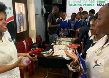 Captivated learners hanging onto every word as Chikondi Gurira, business manager at SAIAE, shares insights on the exciting field of agricultural engineering. They attended the Pietermaritzburg leg of Food For Mzansi’s AgriCareers roadshow. Photo: Kobus Louwrens/Food For Mzansi