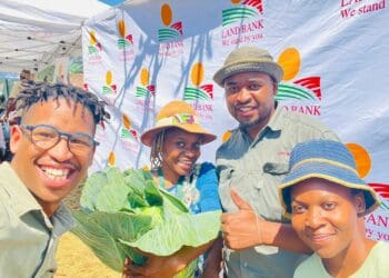 Food For Mzansi’s Mpumalanga farmers’ day in White River was a resounding success, empowering farmers with knowledge on financing and other growth opportunities, as well securing robust markets. Pictured on the left is the publication’s assistant editor, Duncan Masiwa. Photo: Food For Mzansi