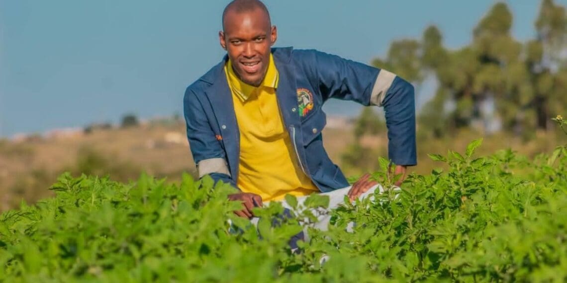 UFakude ukholelwa ekwakheni ifa lo mndeni