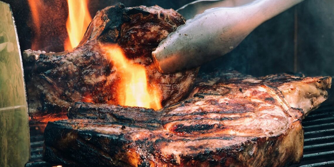 Experts say concealing food sources shapes the eating habits of kids. Photo: Unsplash