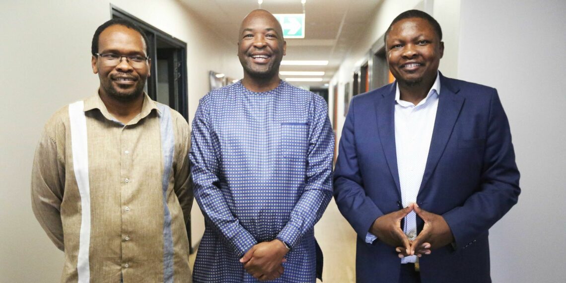 Sealing the deal for Eastern Cape citrus! Pictured from the left: Akho Skenjana (ECDC), Lukhanyo Nkombisa (Citrus Growers’ Association), and Ayanda Wakaba (ECDC CEO) celebrate a R1.2 million agreement to support black citrus producers. Photo: Supplied/Food For Mzansi