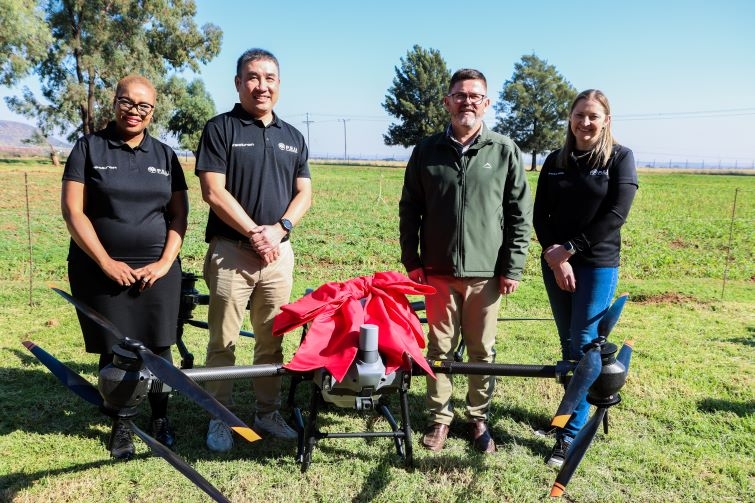 From the left: Kutlwano Rawana, Musktek Group HR executive; Spencer Chen, Rectron chief executive officer; Prof Johan van Niekerk, vice-dean of agriculture; and Liezl Beneke, Rectron Bloemfontein branch manager. Photo: UFS