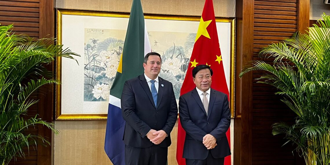 Agriculture minister John Steenhuisen with his counterpart from China, minister Han Jun. Photo: Twitter