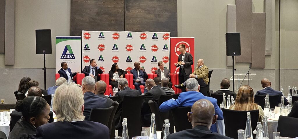A panel discussion titled “Unlocking collaborative models and financing for inclusive agricultural development”, moderated by Wandile Sihlobo, chief economist at Agbiz, featured a distinguished group of industry leaders: Leona Archary, CEO of Agda; Theo Boshoff, CEO of Agbiz; AJ Mthembu, president of Afasa; Johann Kotzé, CEO of AgriSA; and Abrie Rautenbach, head of Absa Agribusiness. Photo: Iwan Dirksen/Food For Mzansi