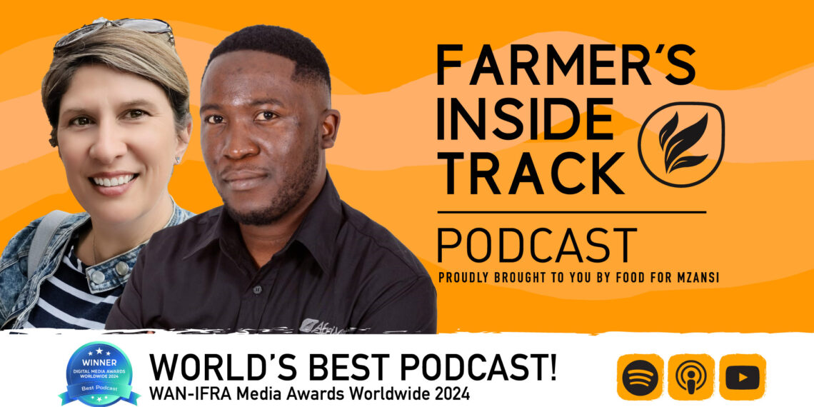 Kenneth Malatji and Dr Caryn Shacklock discuss the impact rotational grazing has on tick control. 
Photo: Food For Mzansi