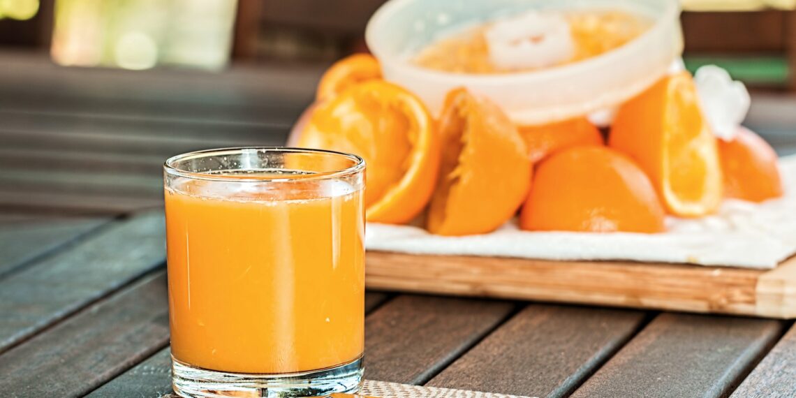 South Africa's citrus export season faced major challenges across all export corridors. The local juice market's soaring prices gave farmers a profitable alternative. Photo: Pixabay