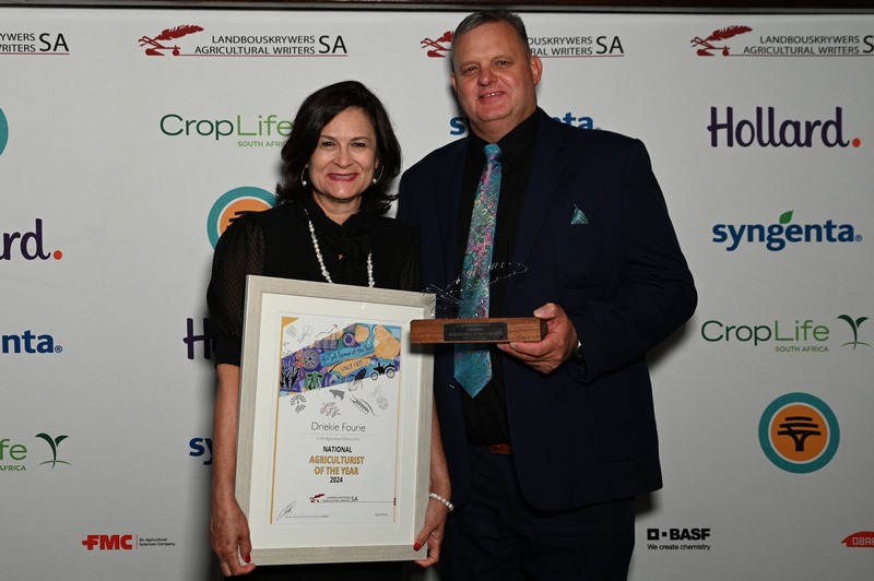 2024 Agricultural Writers SA Awards: Driekie Fourie, a world-renowned nematologist, was honoured by Agricultural Writers SA during the 2024 national awards ceremony. Photo: Supplied/Food For Mzansi