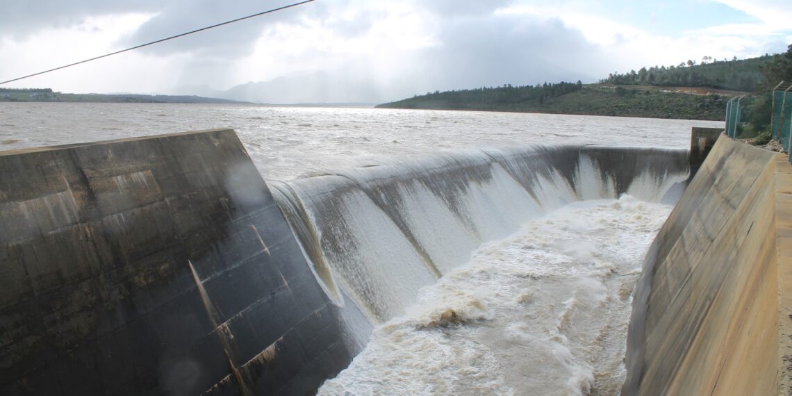 The Western Cape’s declining water resources pose risks to agriculture, ecosystems, and 215 000 jobs if shortages persist. Last year the Theewaterskloof Dam was 100% full. Photo: Theewaterskloof Municipality/Facebook