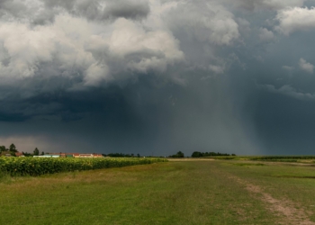 El Niño: Dark rain clouds loom over South Africa's summer skies, as farmers brace for uncertain weather patterns and potential dry spells in the coming months. Photo: Supplied/Food For Mzansi