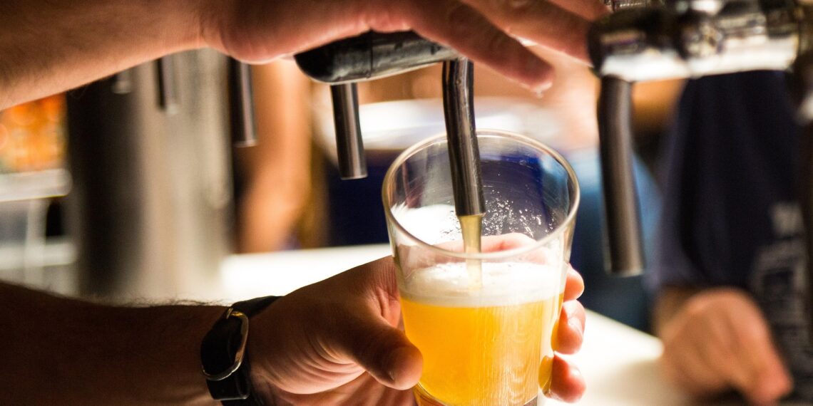 South Africa’s beer industry is an economic powerhouse, with GDP contributions up 35.9% and tax revenue surging 33.7% since 2019. Photo: Marcelo Ikeda Tchelão/Pixabay