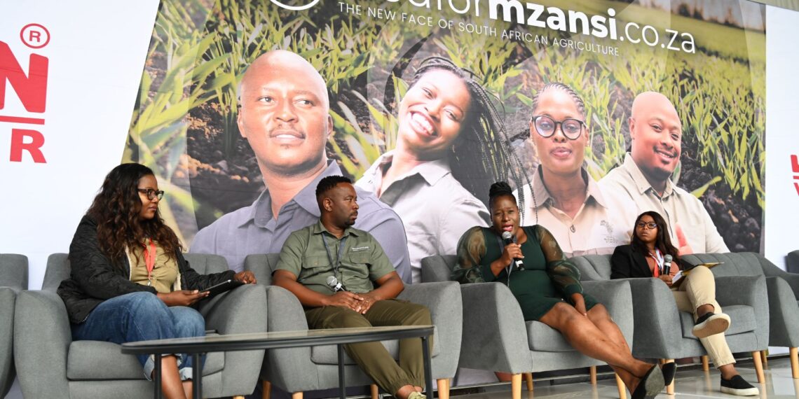From left to right: Facilitator Conce Moraba, Nkosinathi Mahlangu, Sophy Musabeni, and Wendy Papo. Photo: Food For Mzansi